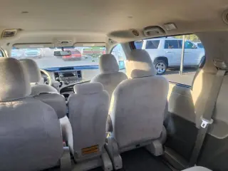 2014 Toyota Sienna LE 7-Passenger Auto Access Seat