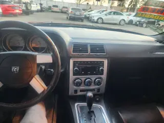 2009 Dodge Challenger SE