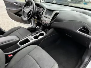 2017 Chevrolet Cruze LS Auto