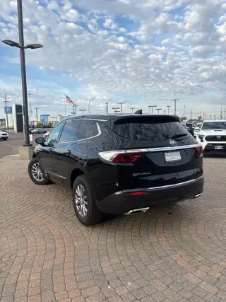 2022 Buick Enclave Essence