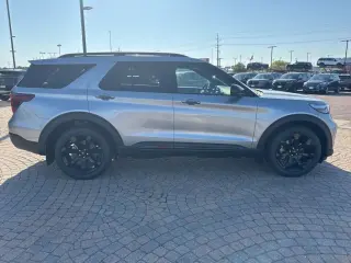 2024 Ford Explorer ST-Line