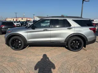 2024 Ford Explorer ST-Line