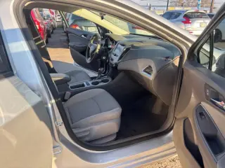 2017 Chevrolet Cruze LS Auto