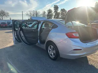 2017 Chevrolet Cruze LS Auto