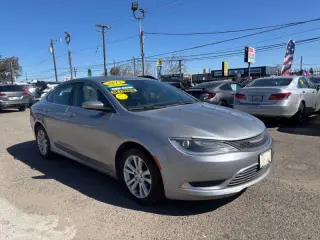 2015 Chrysler 200 Limited