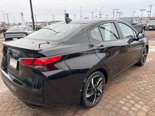 2023 Nissan Versa 1.6 SR