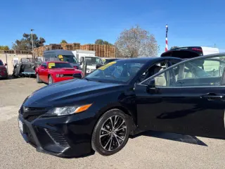 2018 Toyota Camry SE