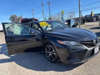 2018 Toyota Camry SE