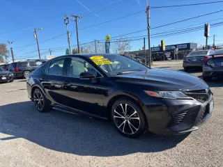 2018 Toyota Camry SE