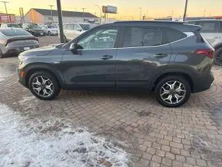 2023 Kia Seltos EX