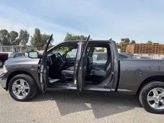 2016 RAM 1500 SLT