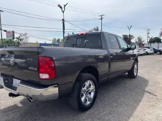 2016 RAM 1500 SLT