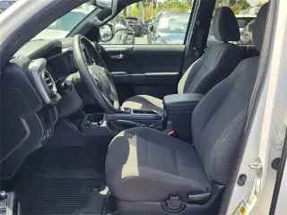 Toyota Tacoma 2018 4x2 TRD Off-Road 4dr Double Cab 5.0 ft SB