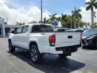 Toyota Tacoma 2018 4x2 TRD Off-Road 4dr Double Cab 5.0 ft SB