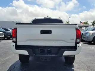 Toyota Tacoma 2018 4x2 TRD Off-Road 4dr Double Cab 5.0 ft SB