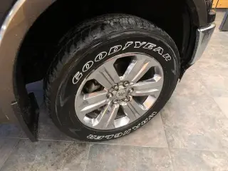 Ford F-150 2020 4x4 XL 4 puertas SuperCrew 5.5 pies. SB