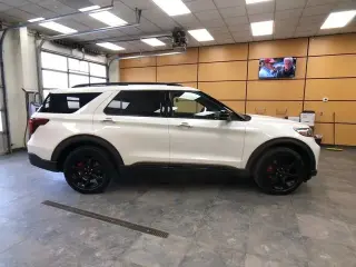 Ford Explorer 2021 AWD ST 4dr SUV