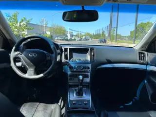 2015 Infiniti Q40