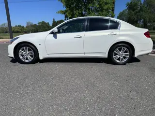 2015 Infiniti Q40
