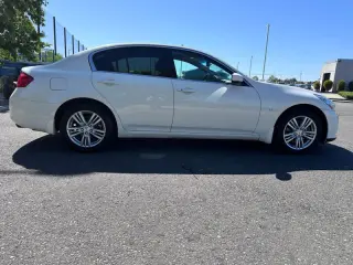 2015 Infiniti Q40