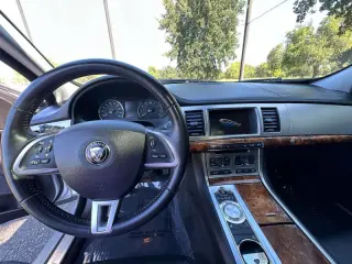2015 Jaguar XF 2.0T Premium