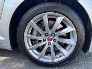 2015 Jaguar XF 2.0T Premium