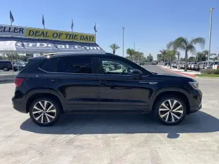 Volkswagen Taos 2022 SE 4dr SUV