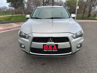 2011 Mitsubishi Outlander SE