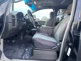 2004 Nissan Titan SE
