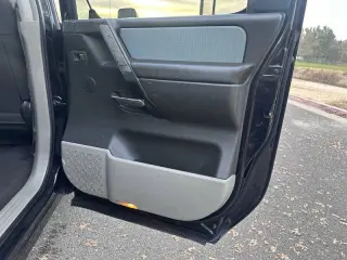 2004 Nissan Titan SE
