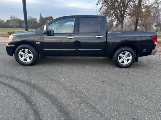 2004 Nissan Titan SE