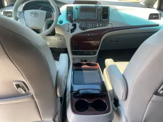 2011 Toyota Sienna Limited 7-Passenger