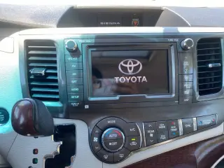 2011 Toyota Sienna Limited 7-Passenger