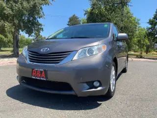 2011 Toyota Sienna Limited 7-Passenger