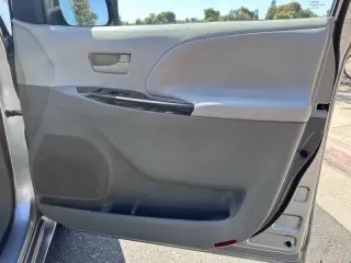 2013 Toyota Sienna L 7-Passenger