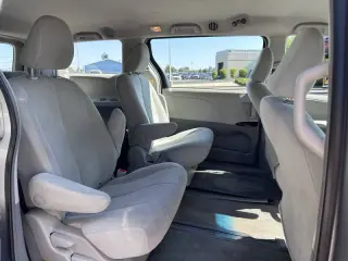 2013 Toyota Sienna L 7-Passenger