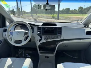 2013 Toyota Sienna L 7-Passenger