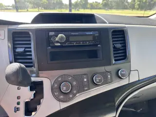 2013 Toyota Sienna L 7-Passenger