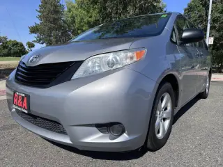 2013 Toyota Sienna L 7-Passenger