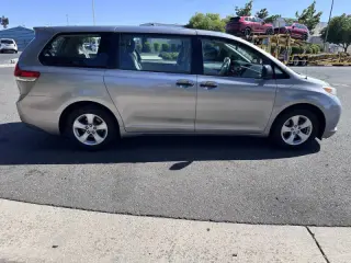 2013 Toyota Sienna L 7-Passenger