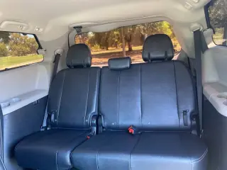 2015 Toyota Sienna SE Premium 8-Passenger