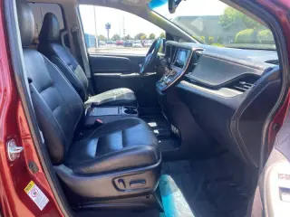 2015 Toyota Sienna SE Premium 8-Passenger