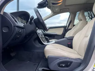 2016 Volvo XC60 T5 Drive-E Premier