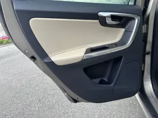 2016 Volvo XC60 T5 Drive-E Premier