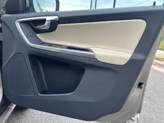 2016 Volvo XC60 T5 Drive-E Premier