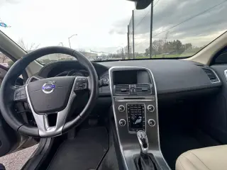 2016 Volvo XC60 T5 Drive-E Premier