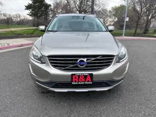 2016 Volvo XC60 T5 Drive-E Premier