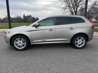 2016 Volvo XC60 T5 Drive-E Premier