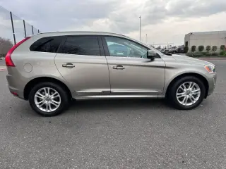 2016 Volvo XC60 T5 Drive-E Premier