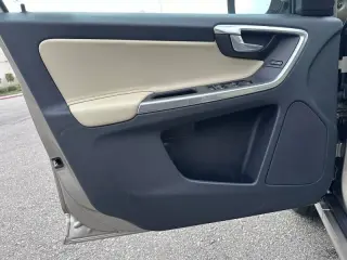 2016 Volvo XC60 T5 Drive-E Premier